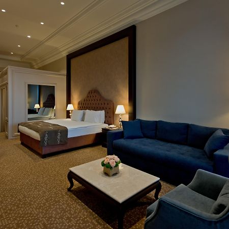 Vialand Palace Hotel Истанбул Екстериор снимка