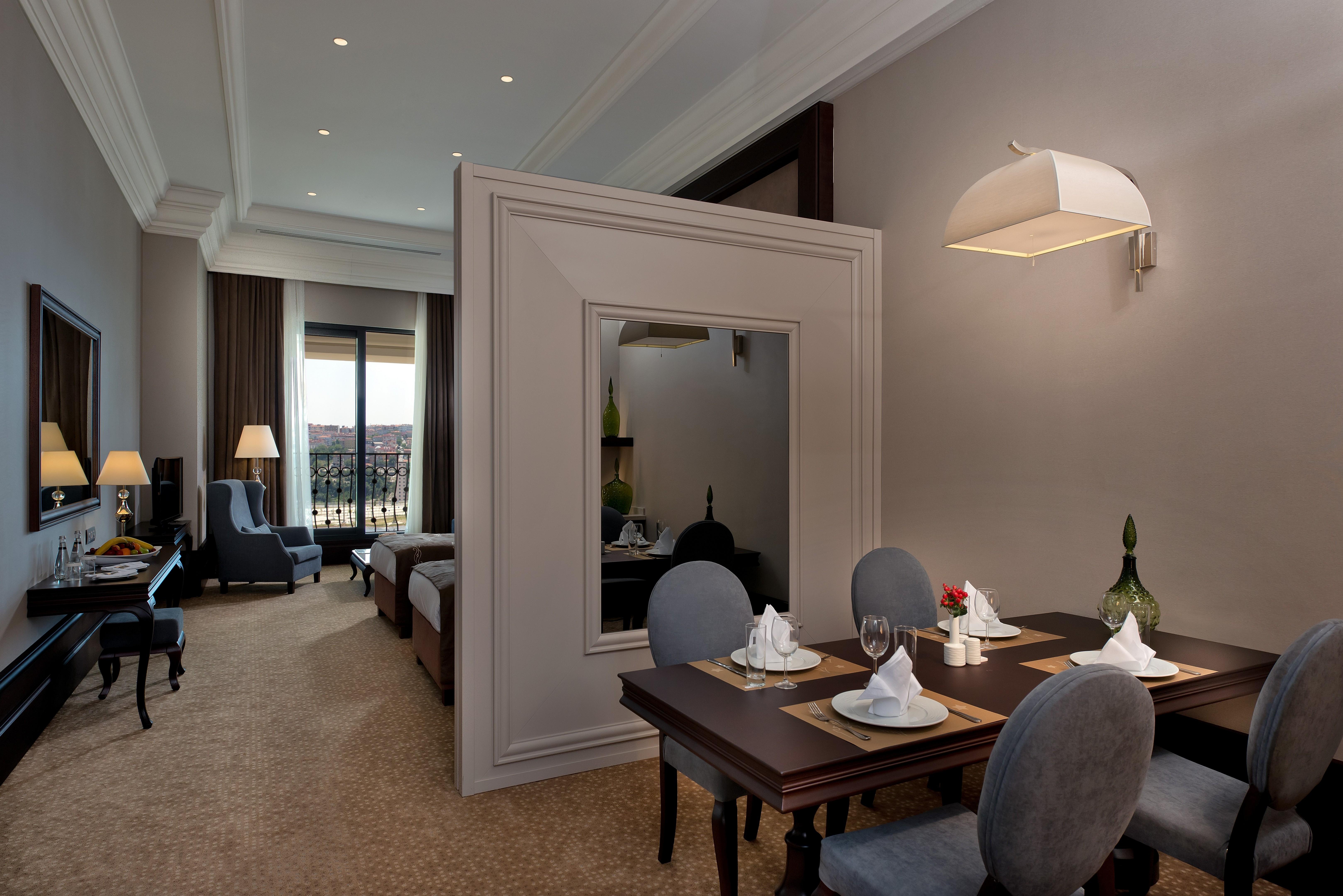 Vialand Palace Hotel Истанбул Екстериор снимка