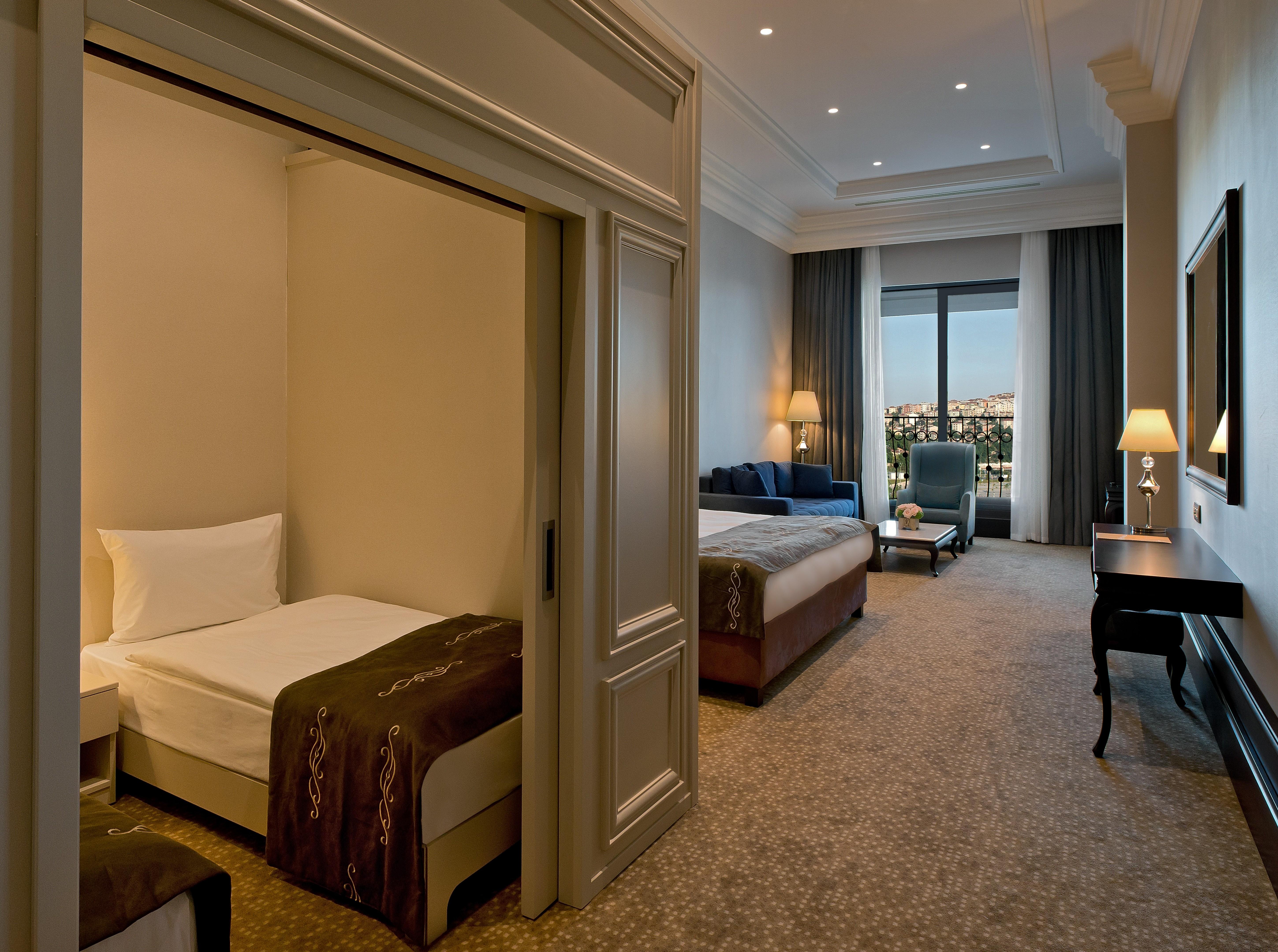 Vialand Palace Hotel Истанбул Екстериор снимка