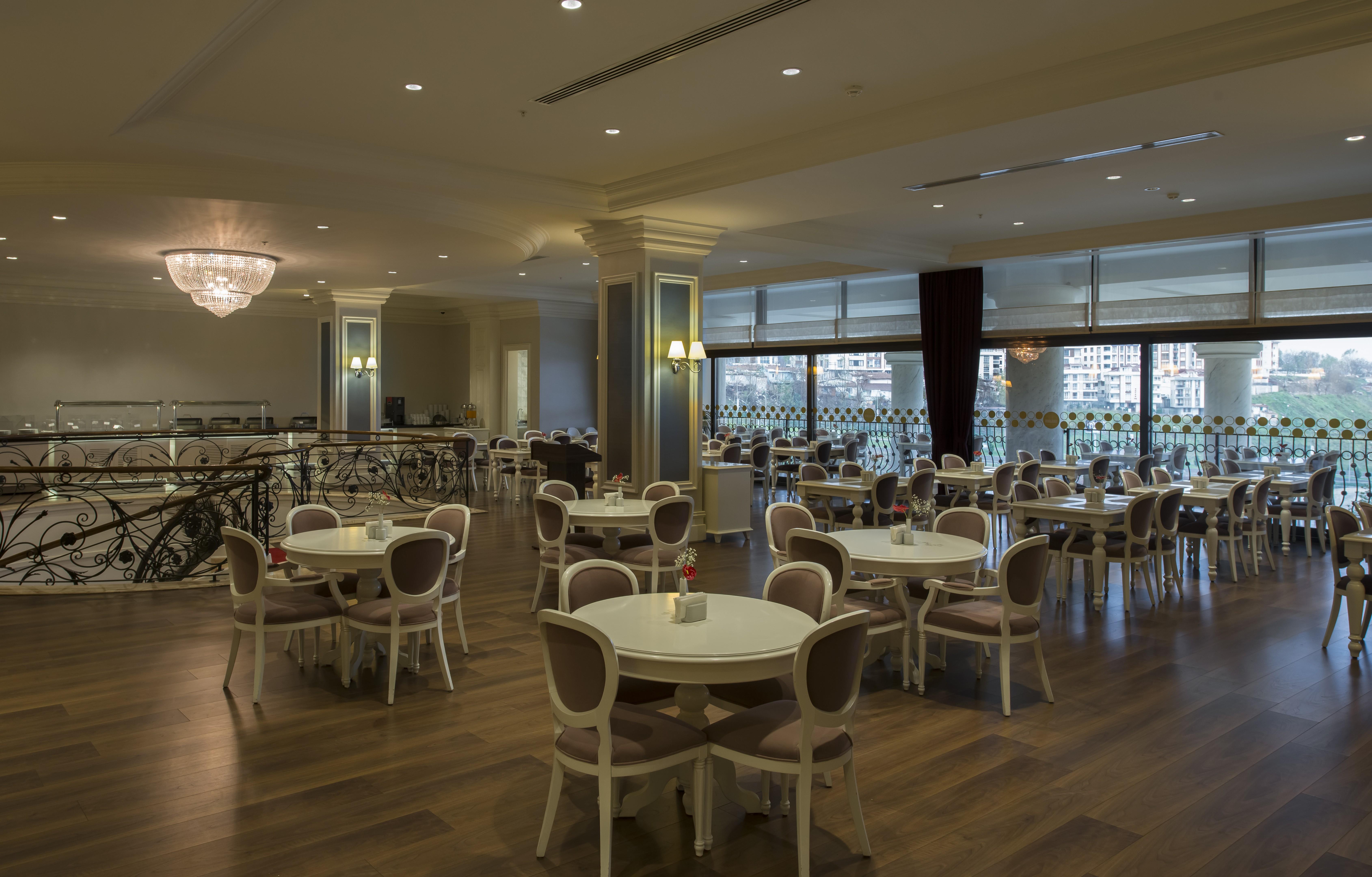 Vialand Palace Hotel Истанбул Екстериор снимка