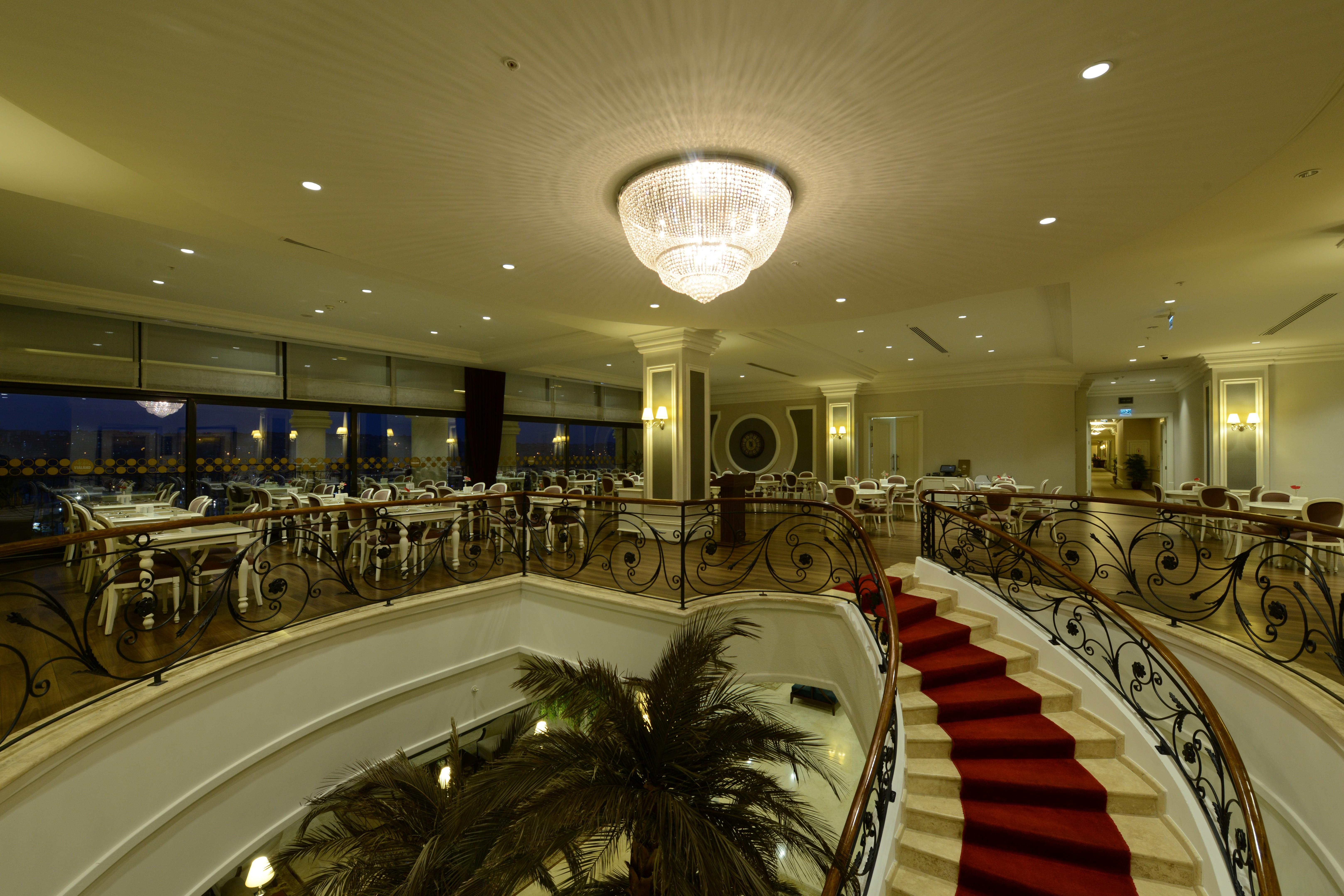 Vialand Palace Hotel Истанбул Екстериор снимка