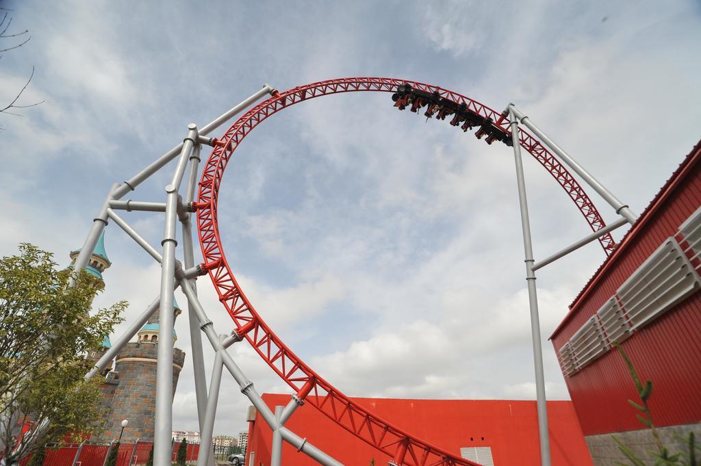 Vialand Palace Hotel Истанбул Екстериор снимка