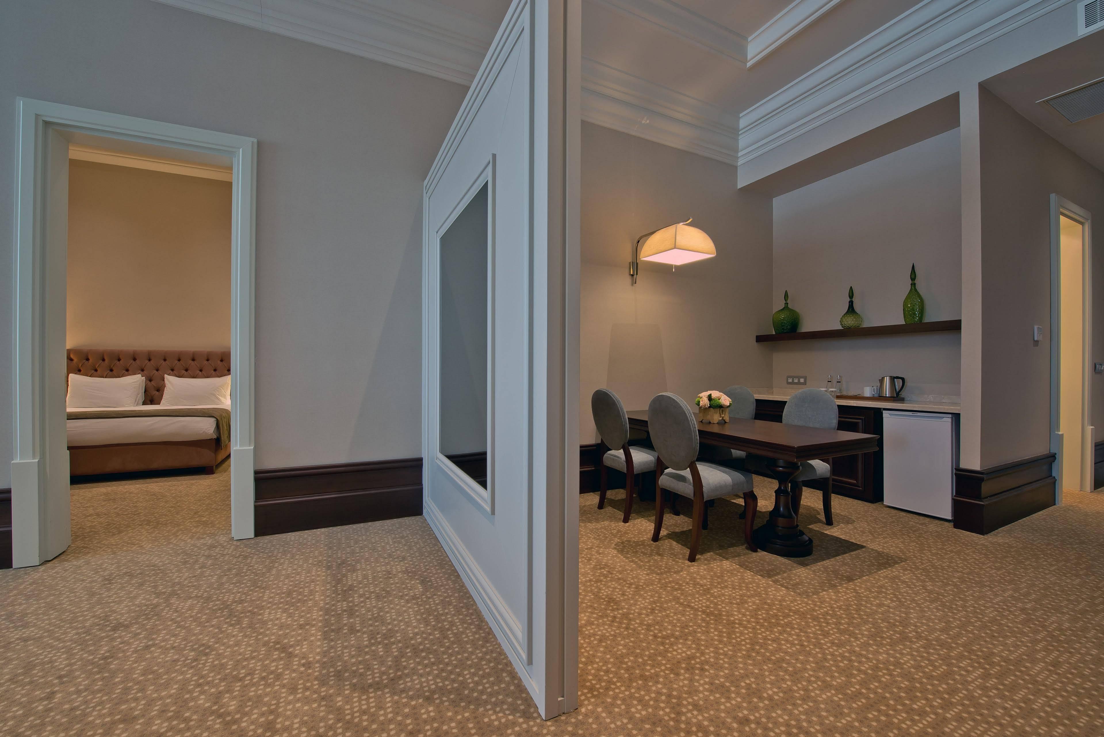 Vialand Palace Hotel Истанбул Екстериор снимка