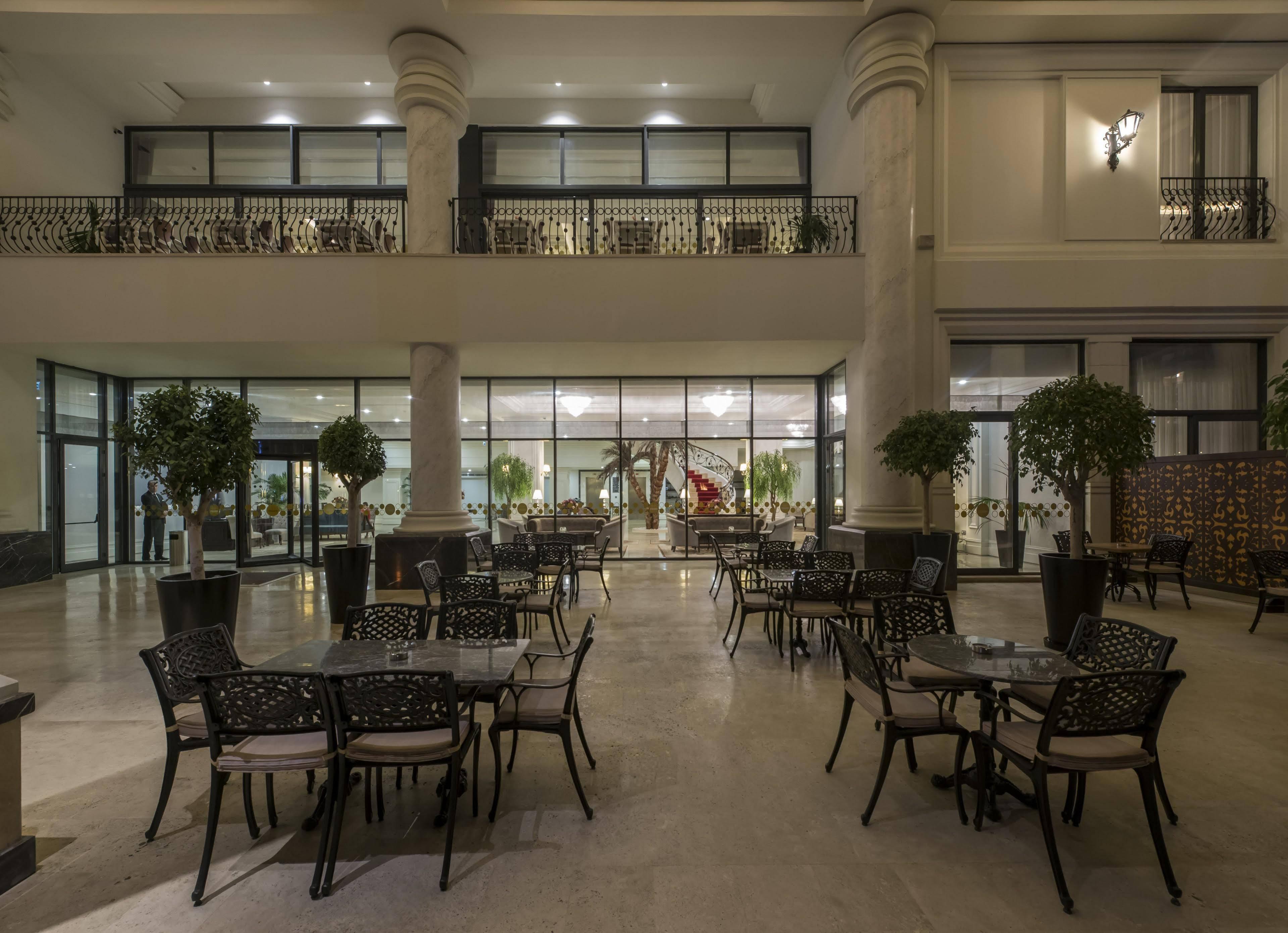 Vialand Palace Hotel Истанбул Екстериор снимка